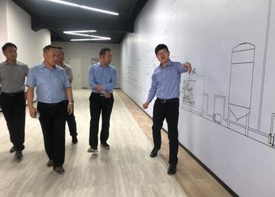阜陽市經信局副局長蔣杰、潁州區副書記孫存坤一行到卡登堡酒業考察