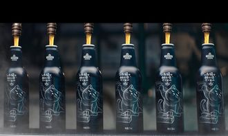 華晨宇領航夜貓子潮音，青島啤酒天貓預售引爆消費熱潮