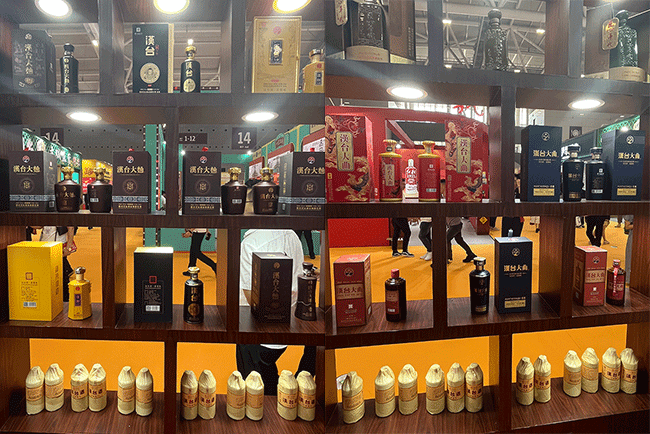 漢臺(tái)大曲酒綻放深圳糖酒會(huì)，實(shí)力醬香引燃現(xiàn)場(chǎng)，酒業(yè)銷售迎熱潮